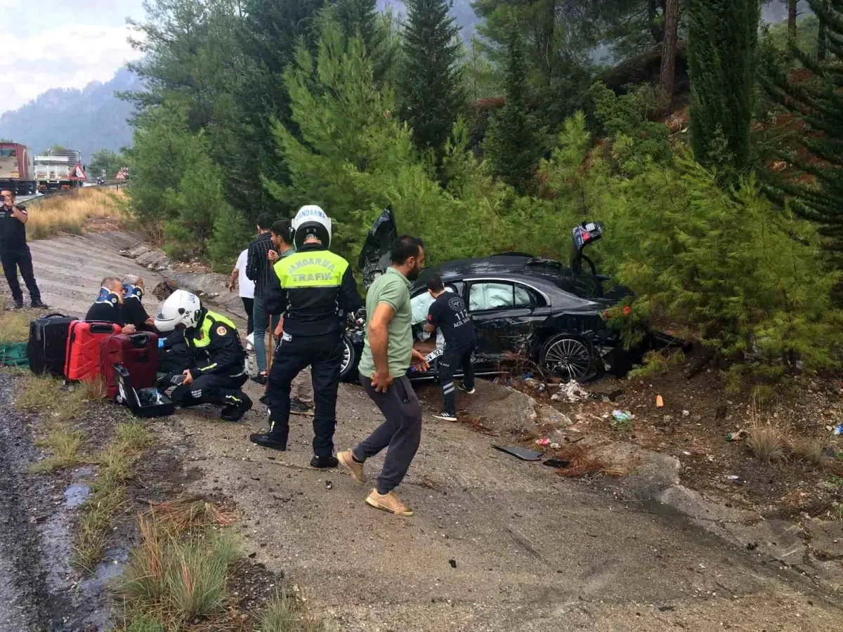 Bucak’ta Kamyonla Çarpışan Otomobilde 3 Yaralı