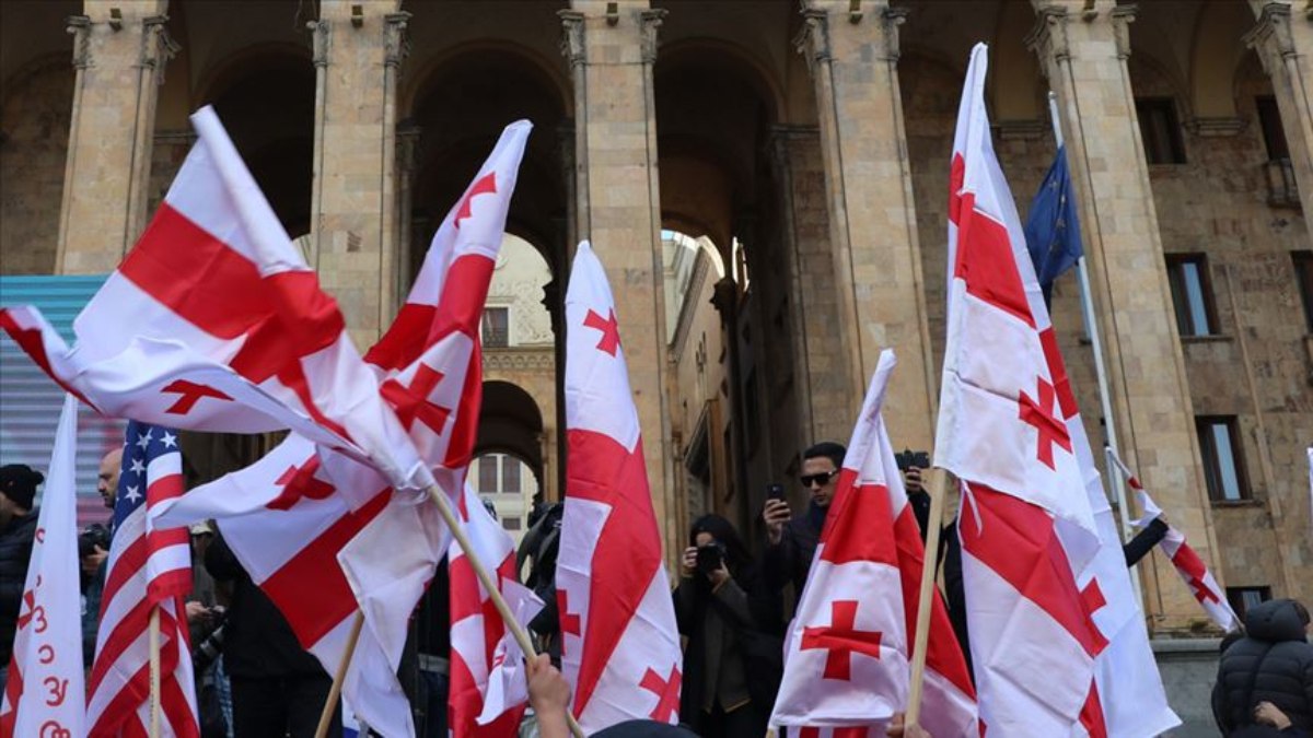 Gürcistan’da seçim heyecanı: Oy verme işlemleri başladı