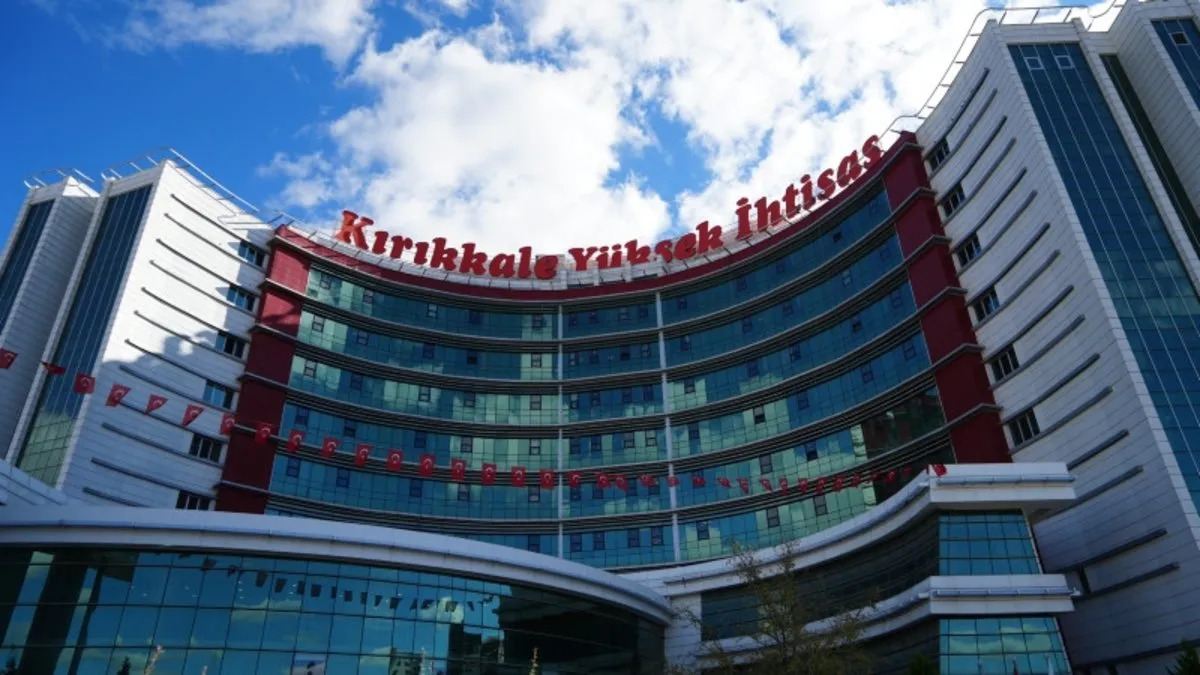 Kırıkkale’de hastaneye operasyon! 2’si doktor 10 kişi gözaltına alındı!